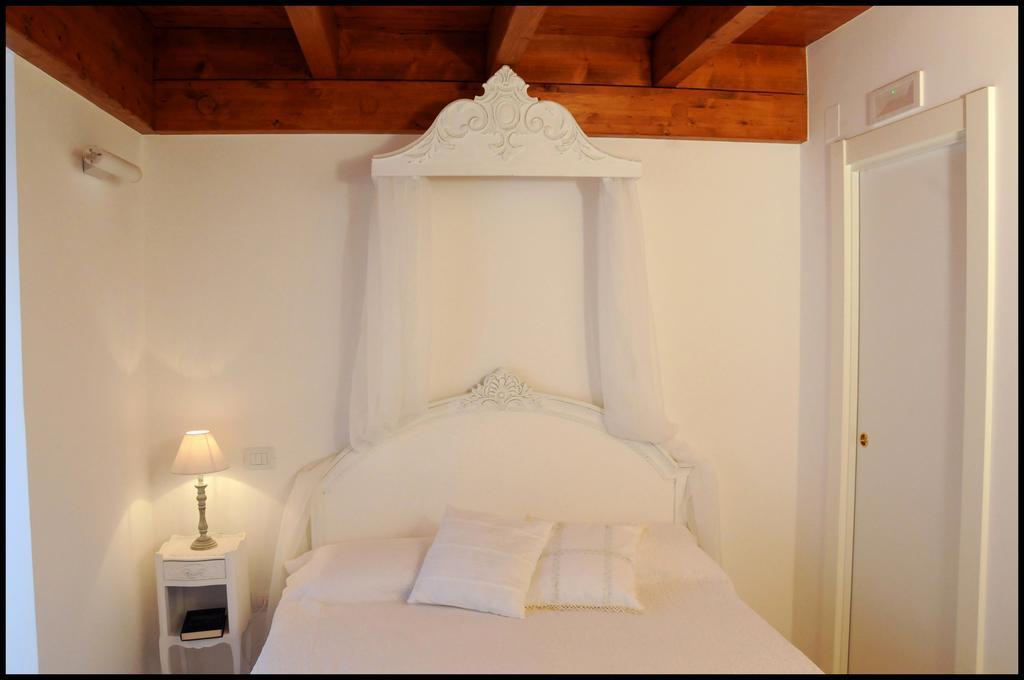 B&B Al Vecchio Borgo Barletta Rum bild